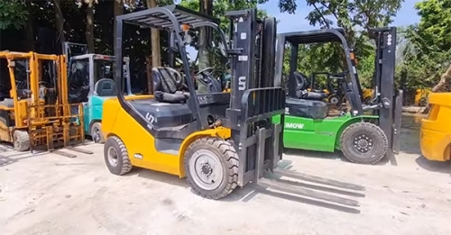 Nhập khẩu xe nâng tại Ninh Bình