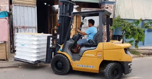 Cho thuê xe nâng dầu 3 tấn tại Ninh Bình