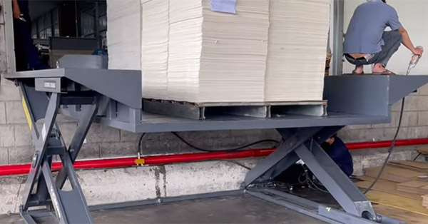 Bàn nâng thủy lực tại Ninh Bình