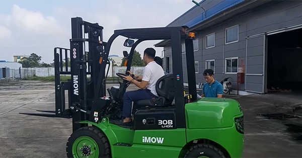 Xe nâng 3 tấn tại Ninh Bình