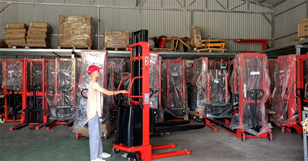 Xe nâng bán tự động chính hãng tại Ninh Bình