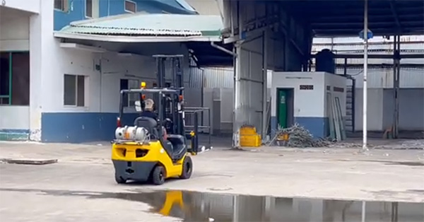 Xe nâng hàng giá rẻ chất lượng cao