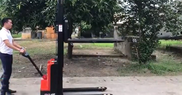 Xe nâng mini tiện dụng giá rẻ chất lượng